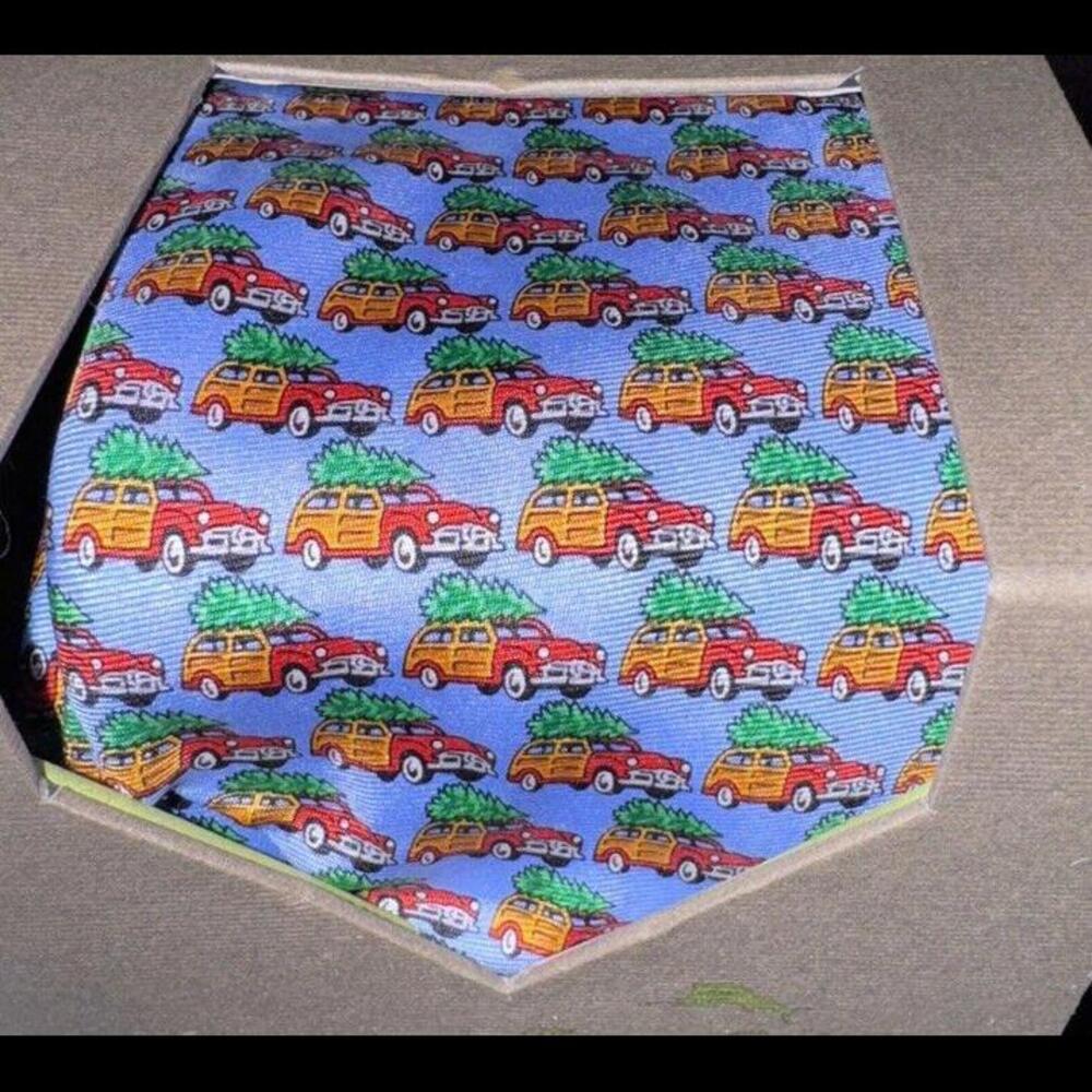 NWT TOMMY BAHAMA WOODY HOLIDAY TREE SILK NECK TIE